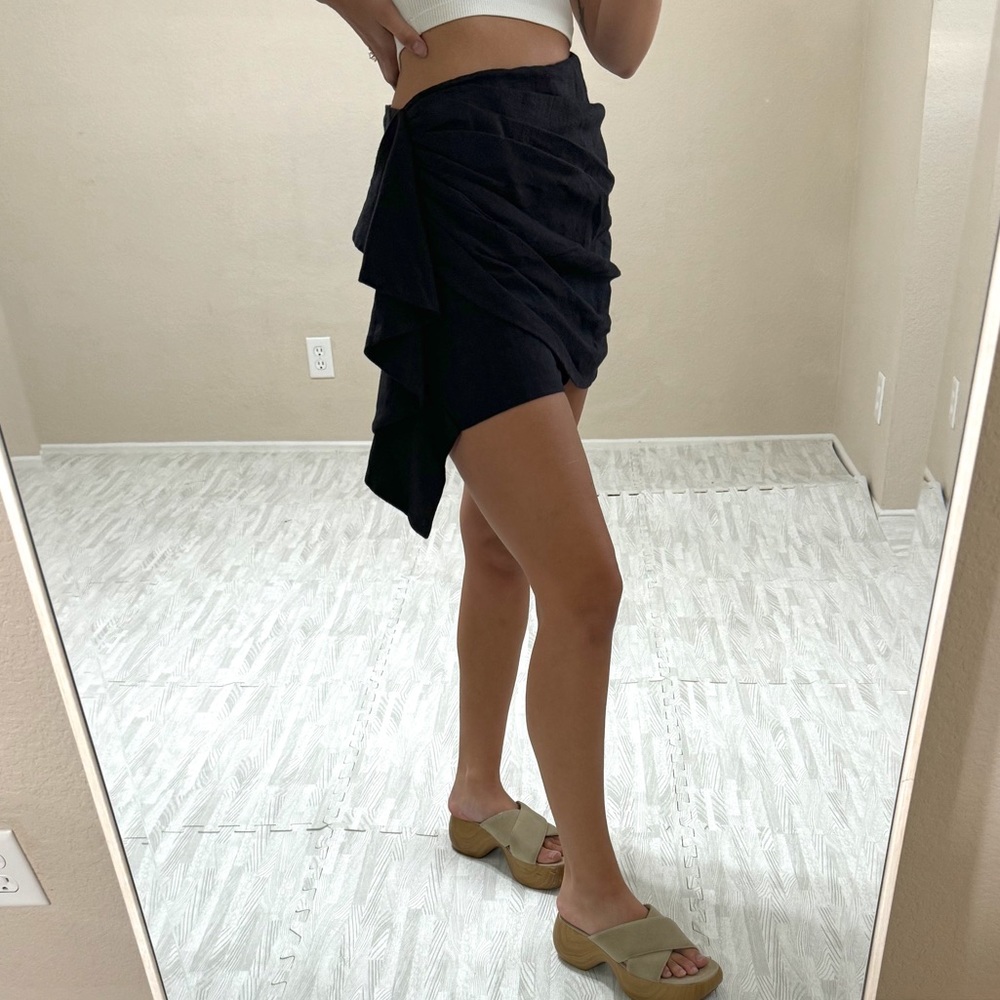 NWT Lovers and Friends Linen Skort
